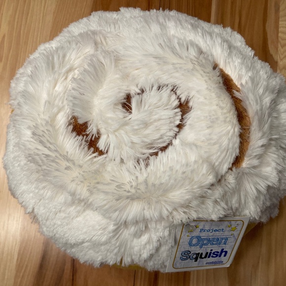 Squishables 7" Mini Cinnamon Bun - NWT RETIRED! - Picture 5 of 5